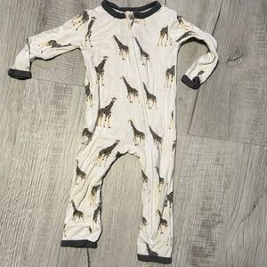 Kyte BABY Cream and Gray Giraffe Bodysuit